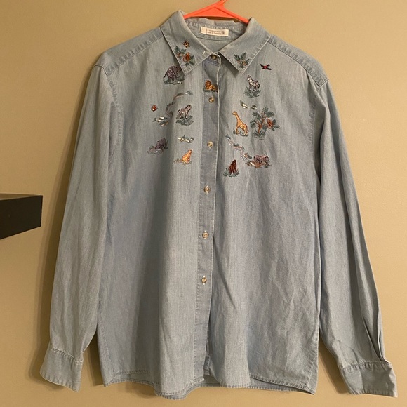 Foxcroft Tops - Western Chambray Shirt VINTAGE DEMIN BUTTON DOWN SHIRT WITH ANIMAL EMBROIDERY!!
